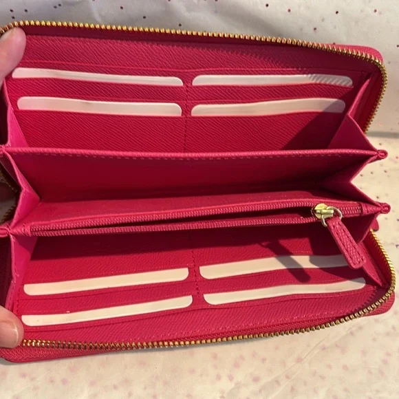 New Coach Accordion Zip Wallet - Picture 6 of 6